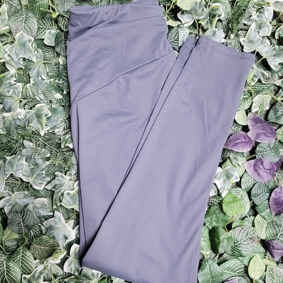 NWOT Time and Tru Maternity Capri Leggings Size Medium - Picture 3 of 4